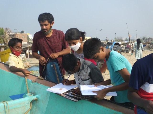 amidst meaning in hindi 3