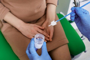 गर्भाशय ग्रीवा के स्वास्थ्य को बनाए रखने के लिए टिप्स: निवारक उपाय और जीवनशैली में बदलाव (Tips for Maintaining Cervical Health: Preventive Measures and Lifestyle Changes)