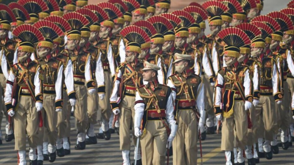 पुलिस (Cop) शब्द का उपयोग कैसे करें? उदाहरण के साथ