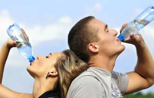 डिहाइड्रेशन के प्रकार: अल्पकालिक, दीर्घकालिक और गंभीर डिहाइड्रेशन