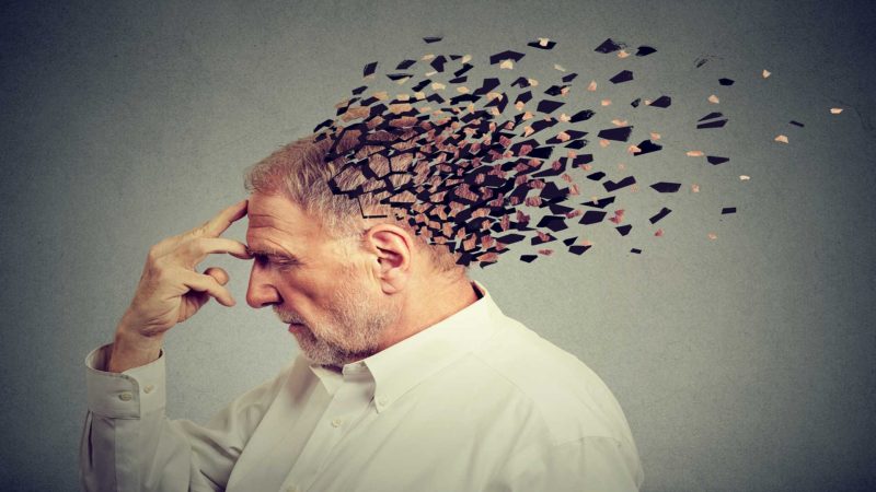 डिमेंशिया के जोखिम कारक: किसे खतरा है? (Dementia ke jokhim karak: Kise khatra hai?)