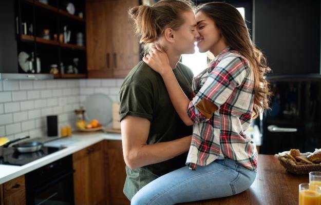 फोरप्ले: परिभाषा और महत्व (Foreplay: Paribhasha aur Mahatva)