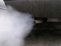 fumes का मतलब हिंदी में क्या है?
