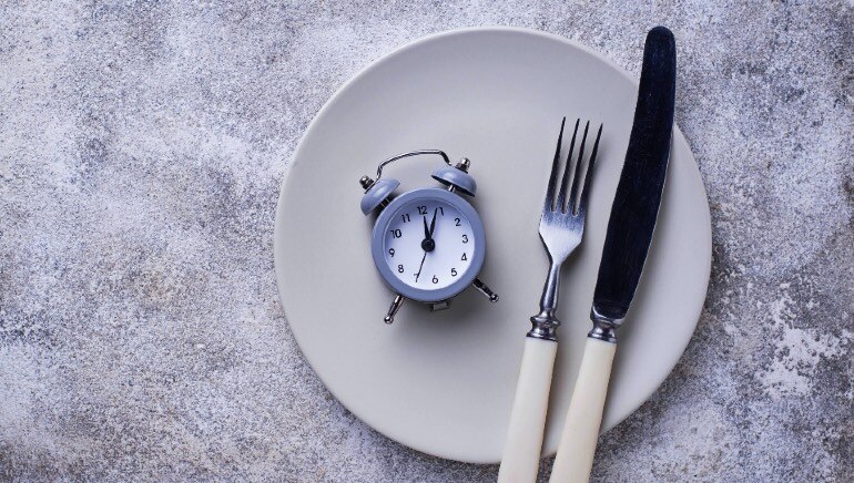 इंटरमिटेंट फास्टिंग के प्रकार: आपके लिए सबसे अच्छा तरीका कौन सा है?