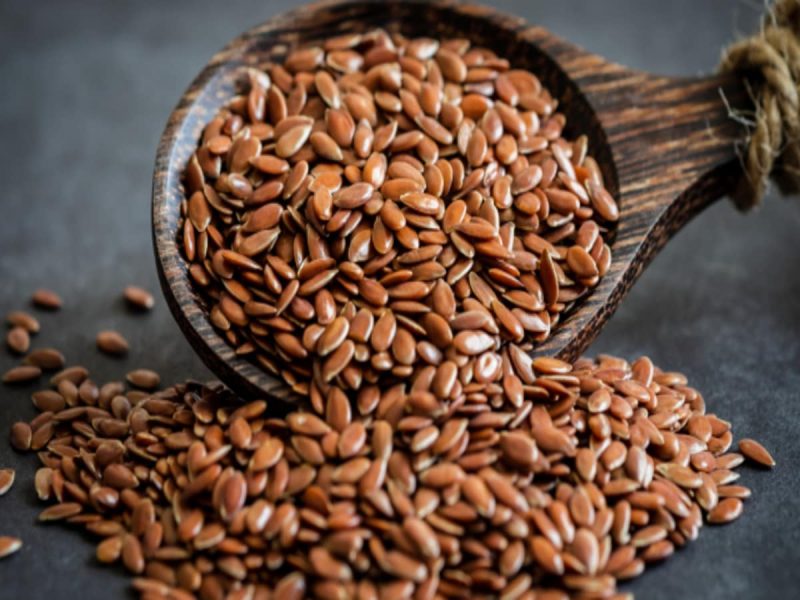 अलसी के विभिन्न उपयोग: स्वास्थ्य, सौंदर्य और पोषण
