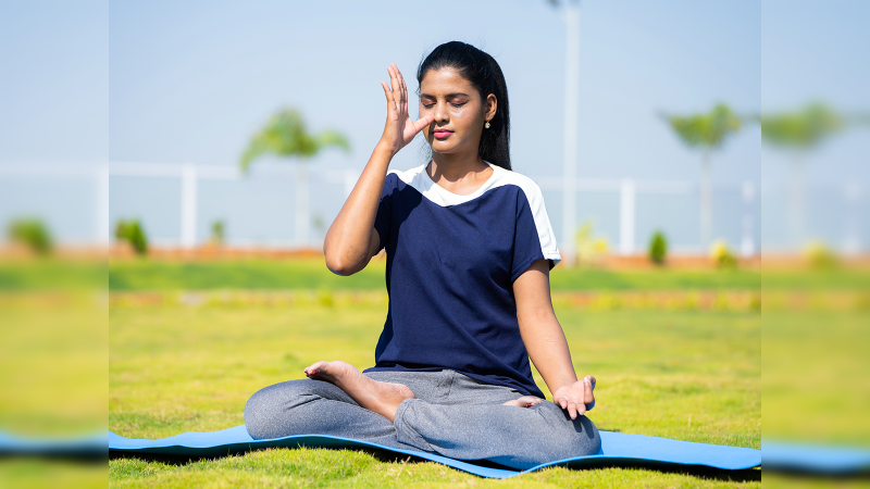 फ़ोबिया से निपटने के लिए प्रभावी रणनीतियाँ (घर पर या पेशेवर मदद से फोबिया के लक्षणों का प्रबंधन और कम करने के तरीके)