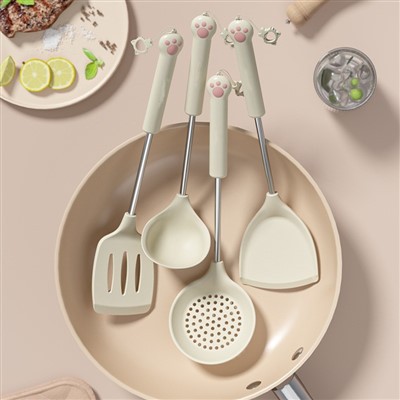 स्पैटुला के उपयोग: खाना पकाने से लेकर निर्माण तक (Spatula ke upayog: khana pakane se lekar nirmaan tak)