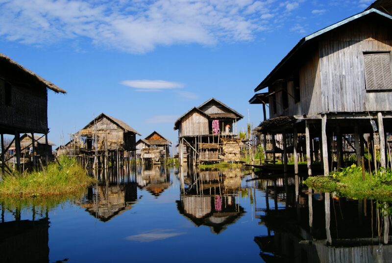 stilt house meaning in hindi - Hình 2