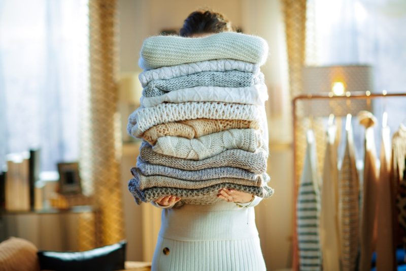 ऊन का उपयोग: कपड़ों से लेकर घरेलू सामान तक (Uses of Wool: From Clothing to Household Items)